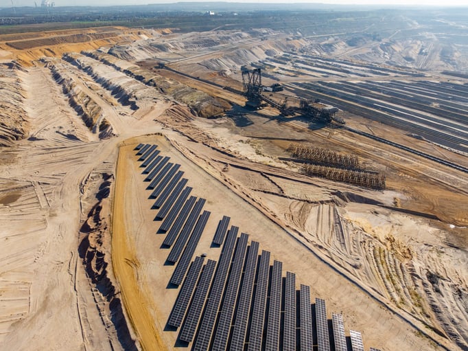 Argentina impulsa sus operaciones mineras con energía renovable.