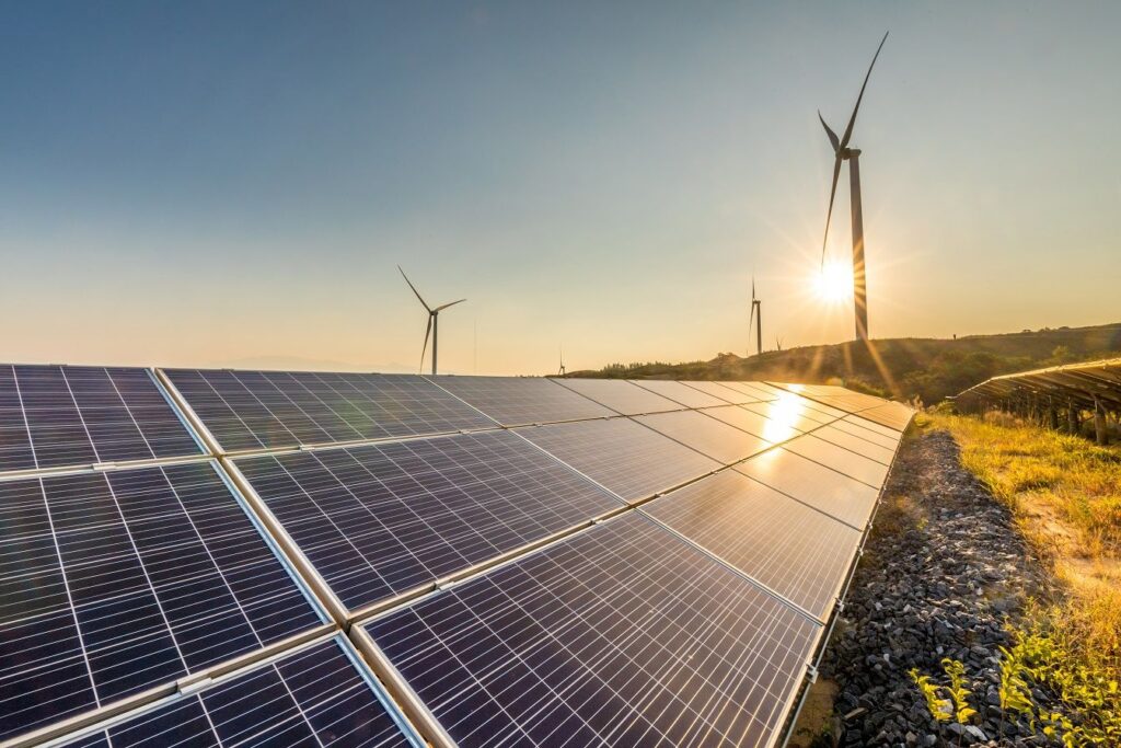 Infraestructura de energía solar y eólica
